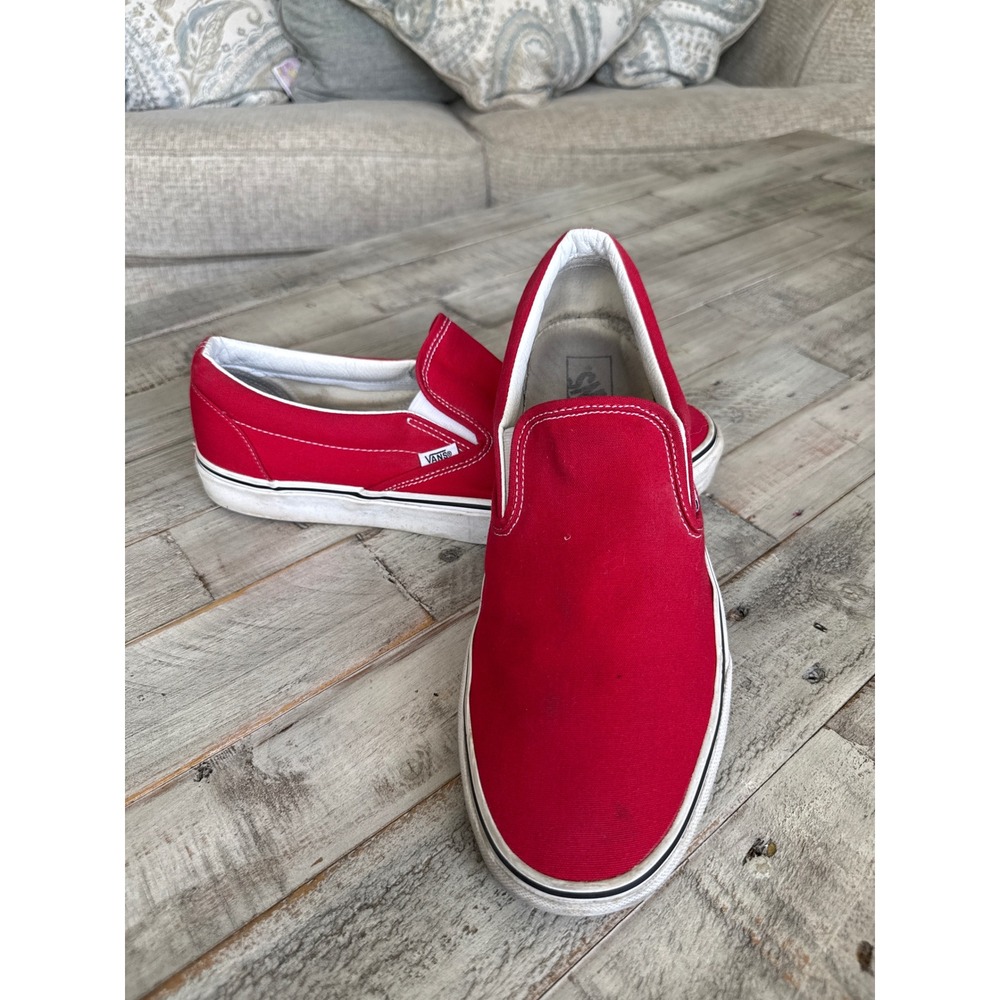 Vans Classic Slip-On Red Canvas Skate Shoes Mens 12 Womens 13.5 Low Top Sneaker